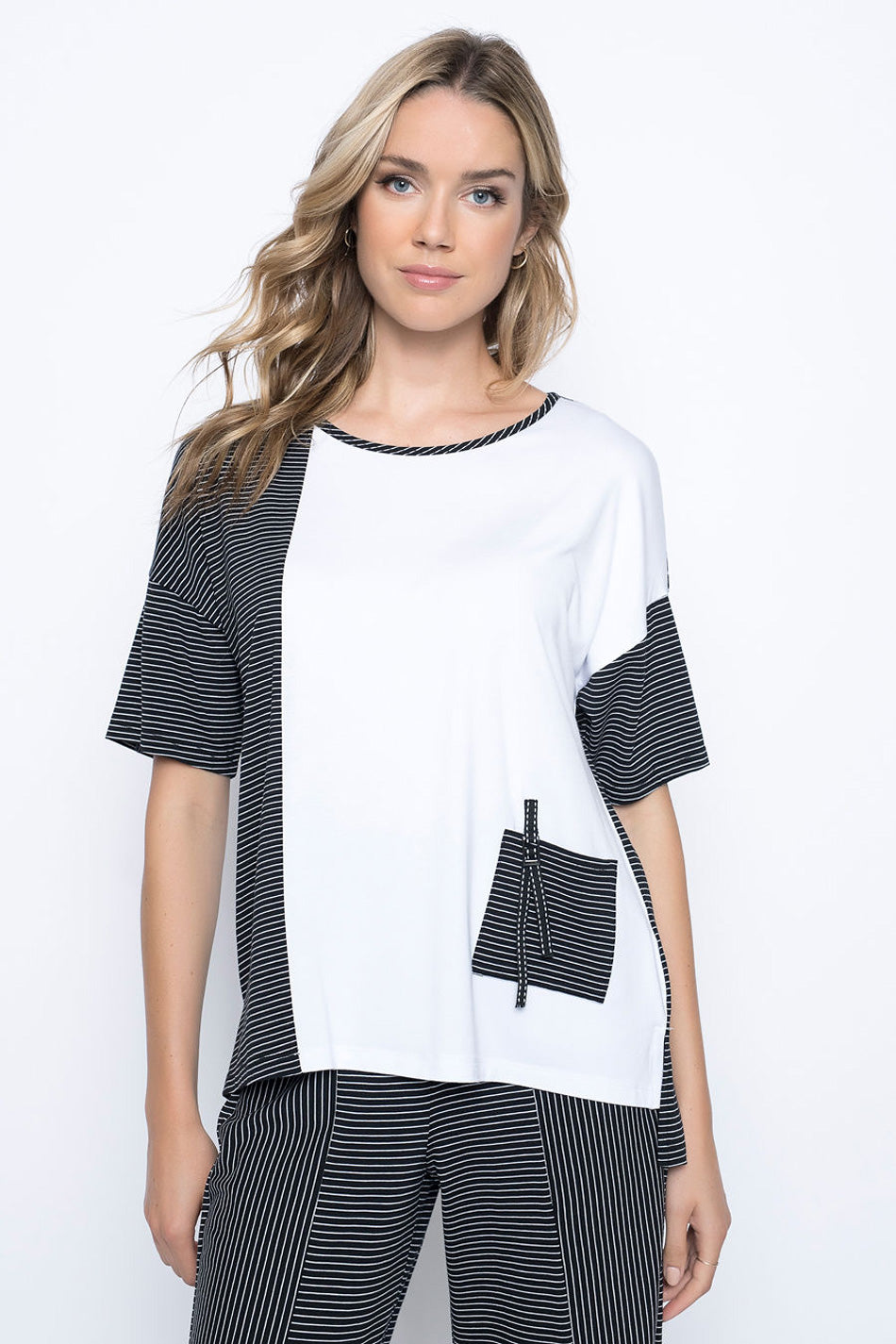 1-Pocket T-Shirt With Sleeve Tabs