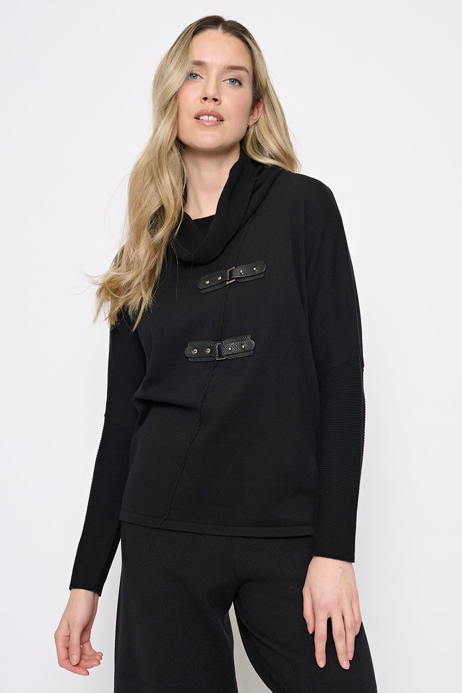 Toggle Trim Top