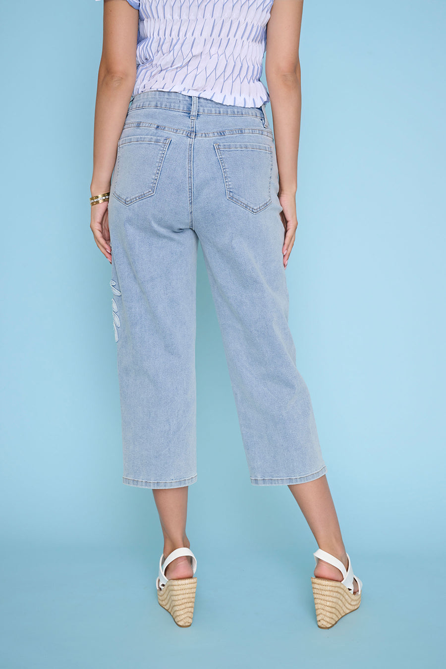Leaf Applique Cropped Jeans