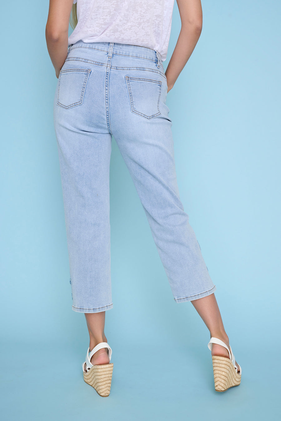 Floral Embellished Cropped Jeans